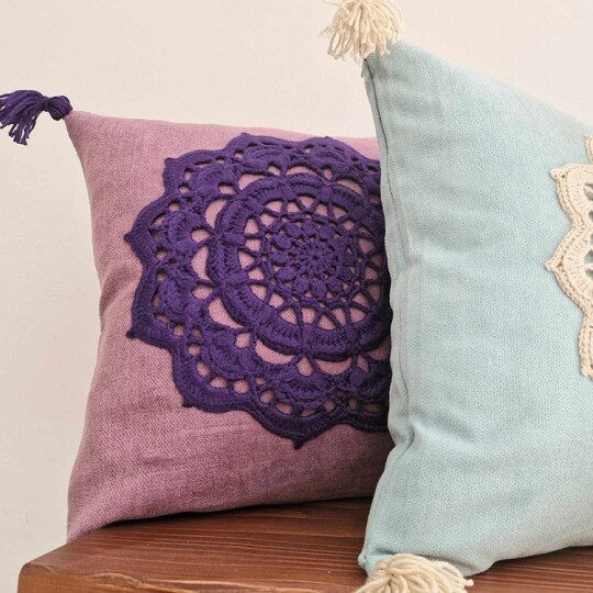 Image of Светло виолетова декоративна навлака за перница
