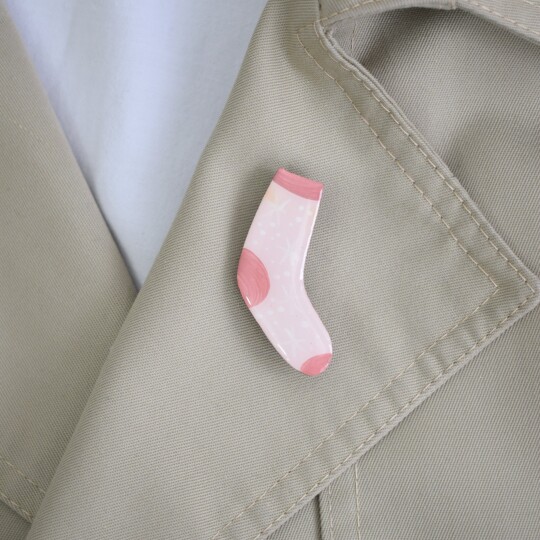 Image of Брош чорапче розево