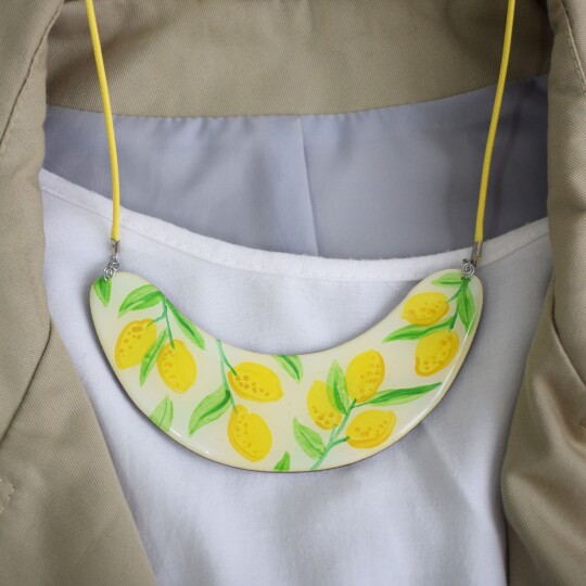 Image of Големо ланче со лимони, жолта врвка