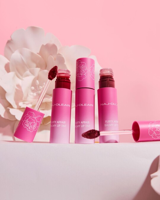 Image of NAJ OLEARI Flirty Affair Balmy Lip Tint масло за усни