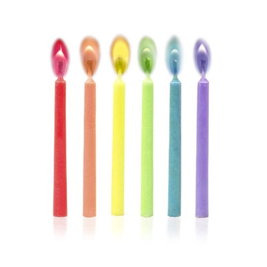 Image of Candles - 12 свеќи во 6 различни бои и 12 пластични држачи