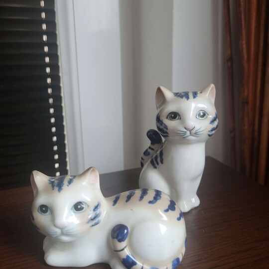 Image of Vintage Kitty cat salt and pepper shakers, Henriksen, Japan