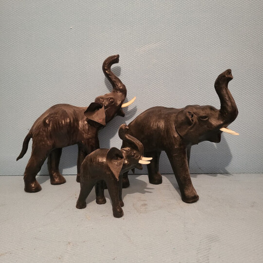 Image of Leather vintage family of elephants