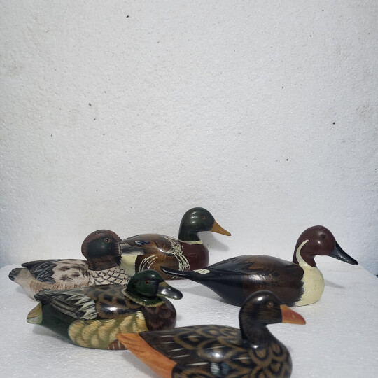 Image of Hand painted hunting small wooden duck decoy, five ducks