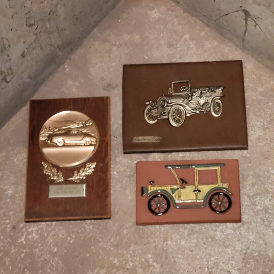 Image of Три стари плакети со ретро автомобили