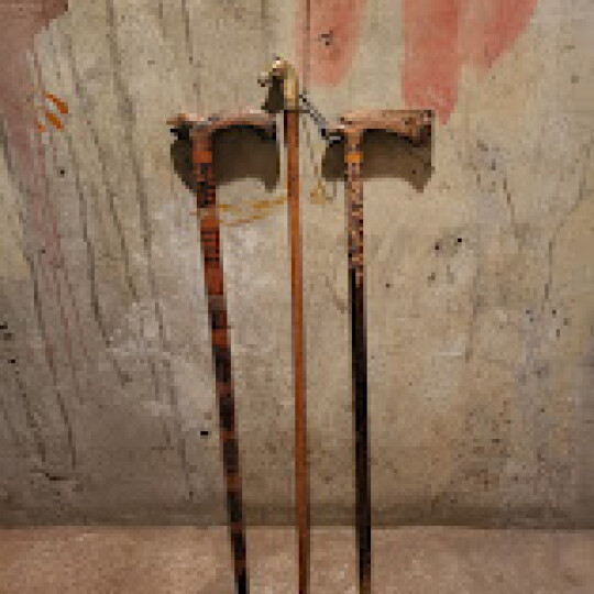 Image of Сет од три дрвени винтиџ бастуми