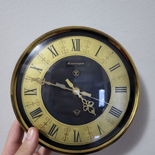 Image of Јантар ѕиден винтиџ часовник