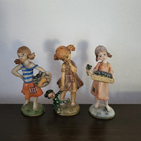 Image of Симонели фигури, сет од три мали девојчиња