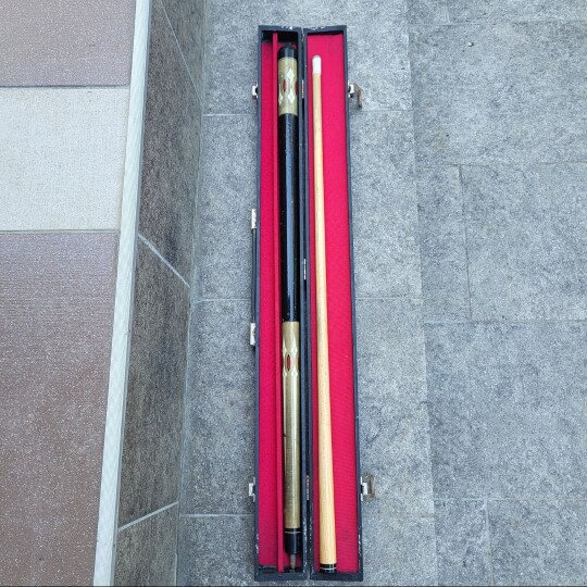 Image of Mid Century Vintage Billiard Cue in a case set from the 1960s.