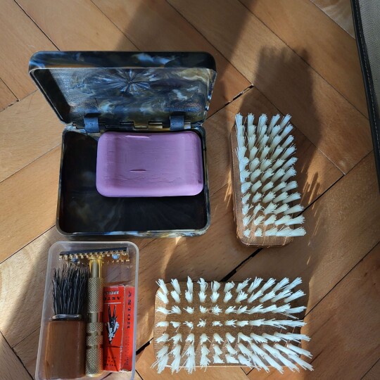 Image of Rare big retro Shaving and hygiene travel kit