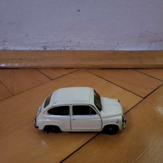 Image of ZASTAVA 750 Classic Old-fashioned Alloy Model Scene Static Metal Toy Vehicle