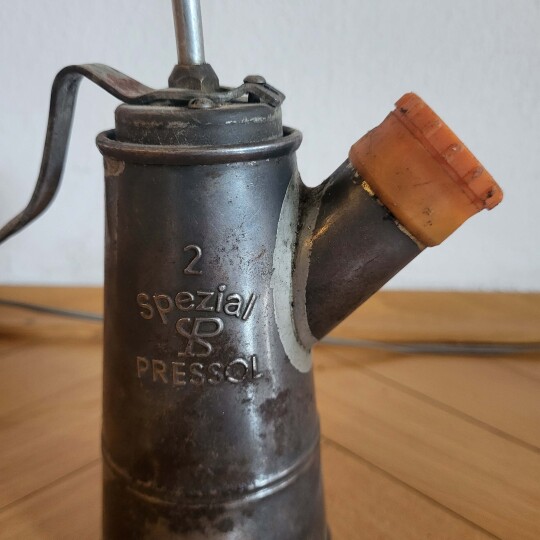Image of Vintage Oiler Tin Spezial Pressol, Germany Retro Oil Can