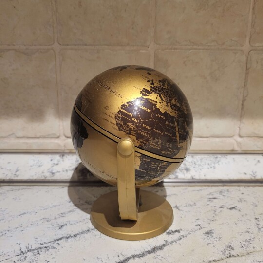 Image of Vintage Mini Globe: Swivel & Tilt