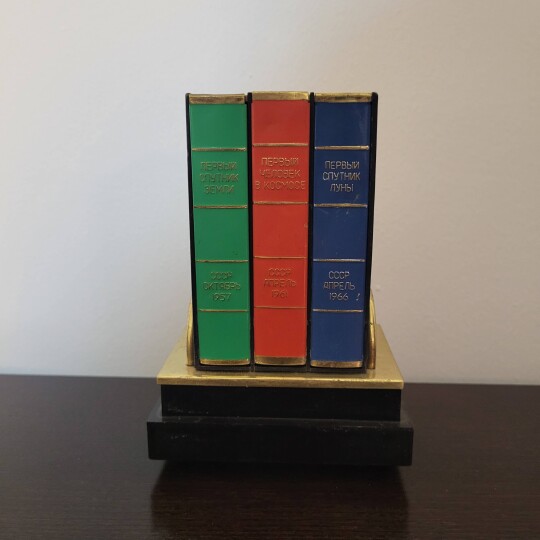 Image of VINTAGE USSR/RUSSIAN SOVIET MUSIC CIGARETTE BOX CASE HOLDER-1960's SPACE BOOK