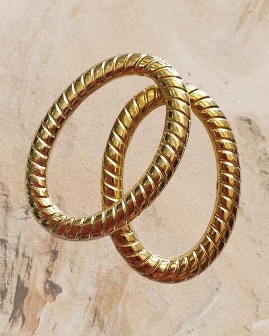 Image  of Gold Twist | ACCESSORIES