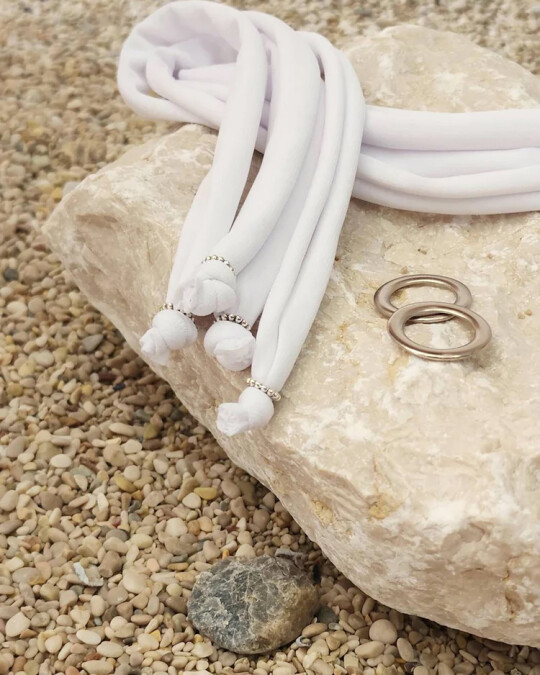Image  of White | Short Laces